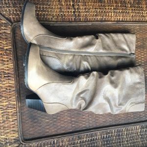 White Mountain knee high boots